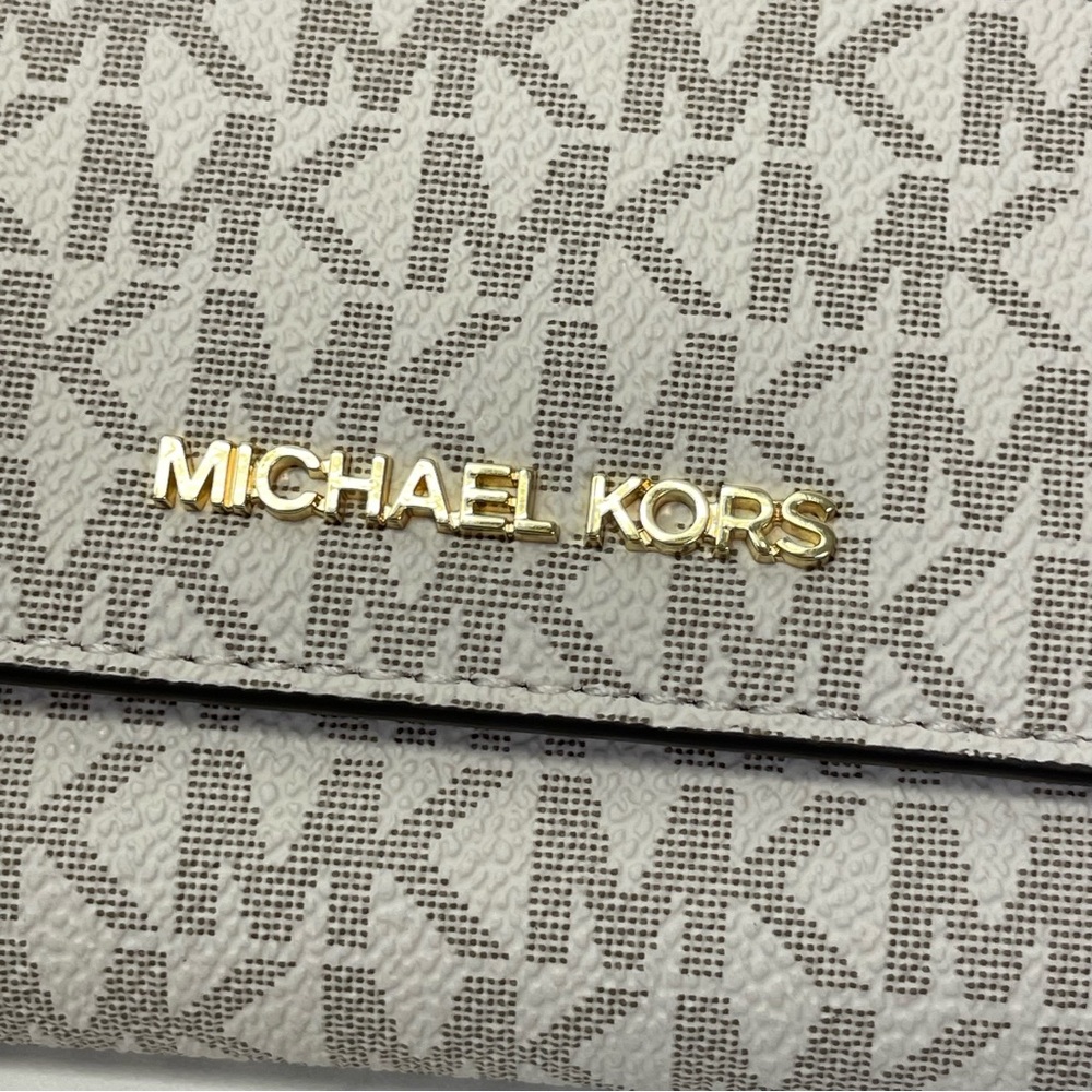Michael Kors Gray Wallet Sleek Design Compact Size - Picture 4 of 8